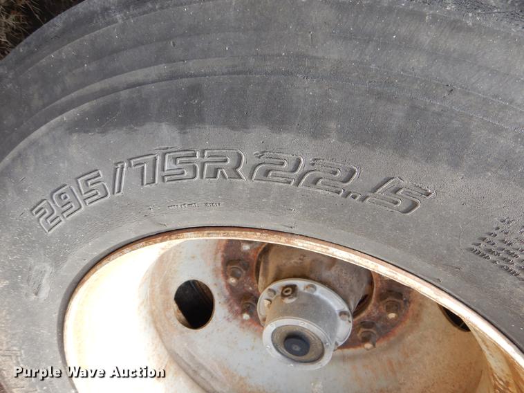 image for item FQ9675 1992 Lufkin dry van trailer