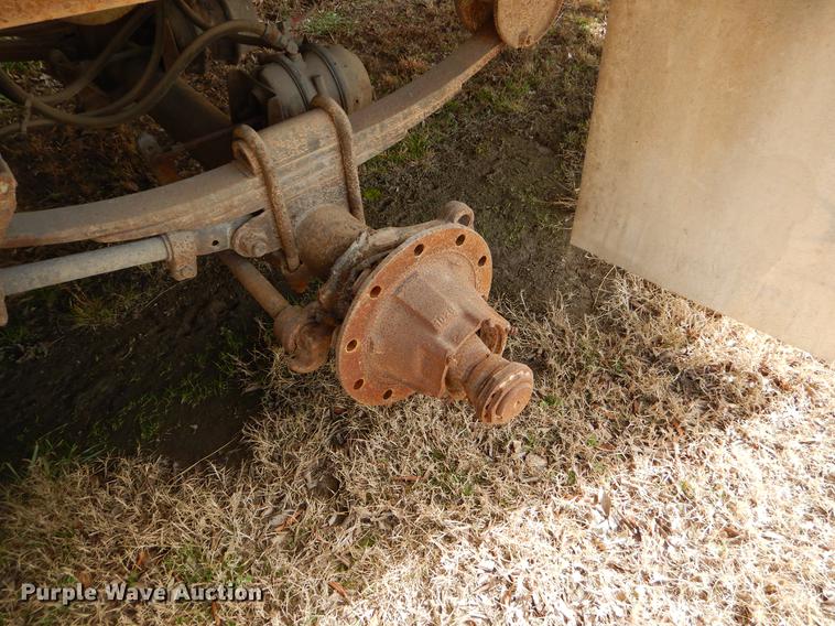 image for item FQ9675 1992 Lufkin dry van trailer