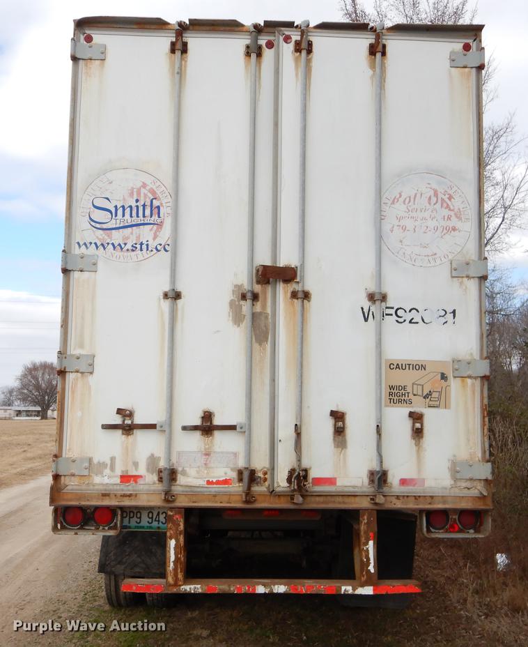 image for item FQ9677 1992 Fruehauf dry van trailer