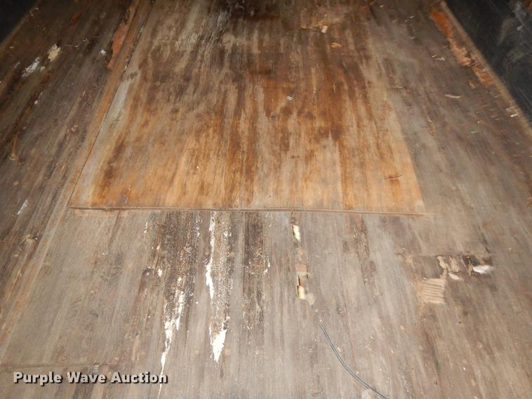 image for item FQ9677 1992 Fruehauf dry van trailer