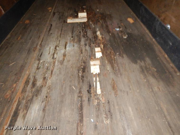 image for item FQ9677 1992 Fruehauf dry van trailer