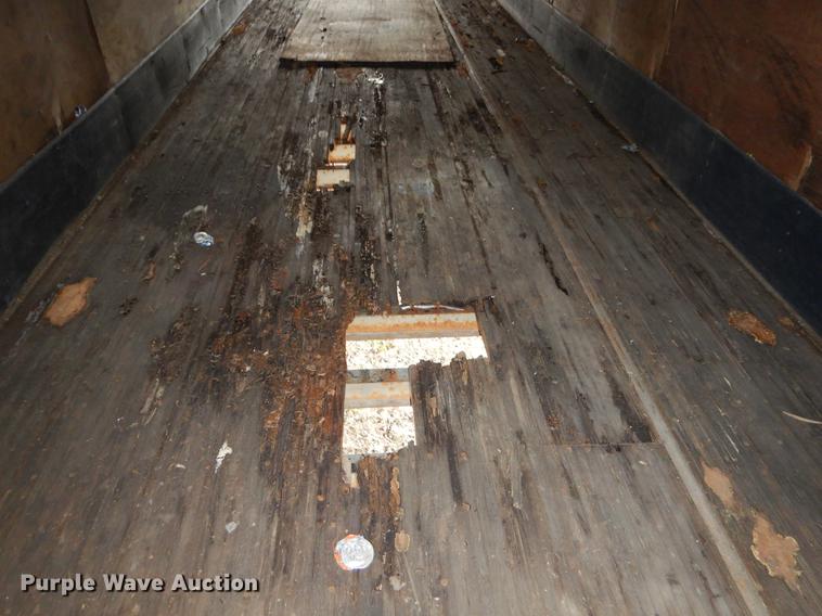 image for item FQ9677 1992 Fruehauf dry van trailer