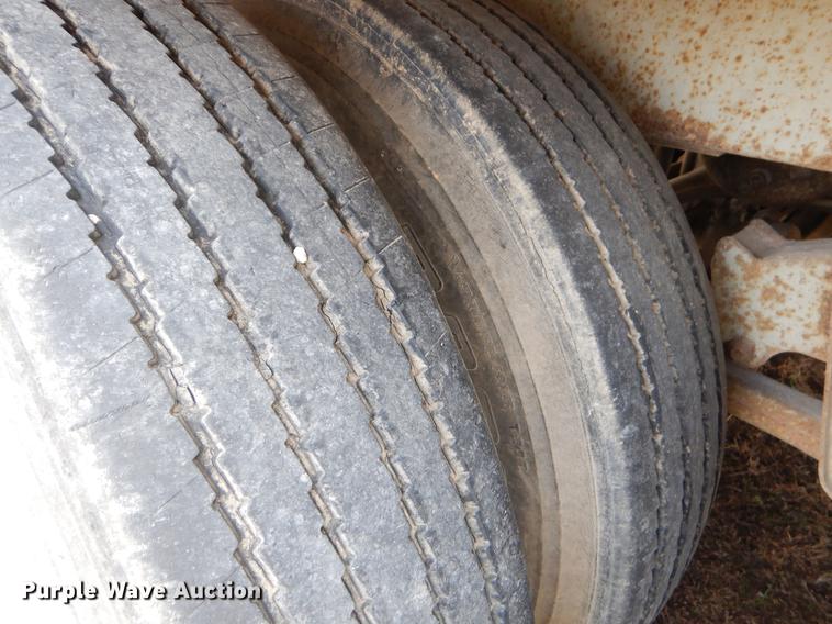 image for item FQ9679 1995 Trailmobile dry van Trailer