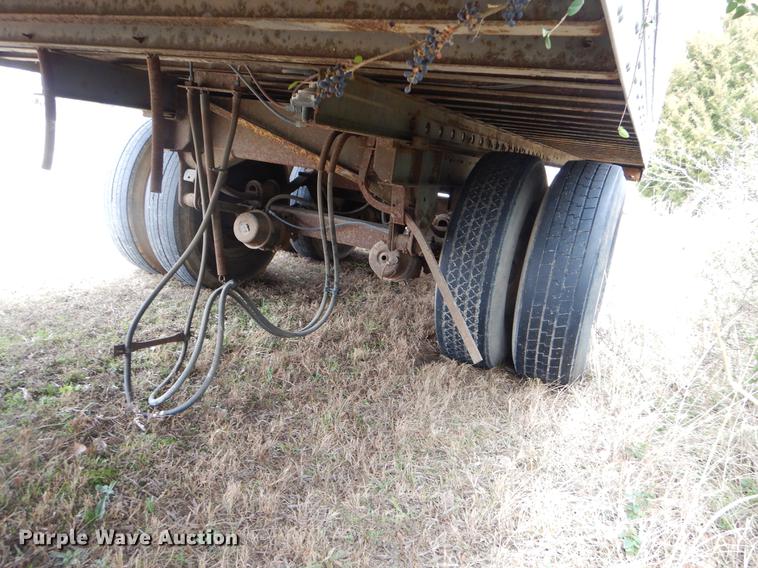 image for item FQ9680 1992 Fruehauf dry van trailer