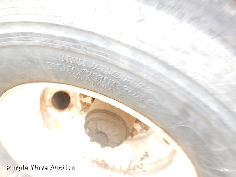 image for item FQ9680 1992 Fruehauf dry van trailer