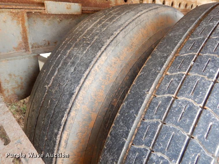 image for item FQ9680 1992 Fruehauf dry van trailer