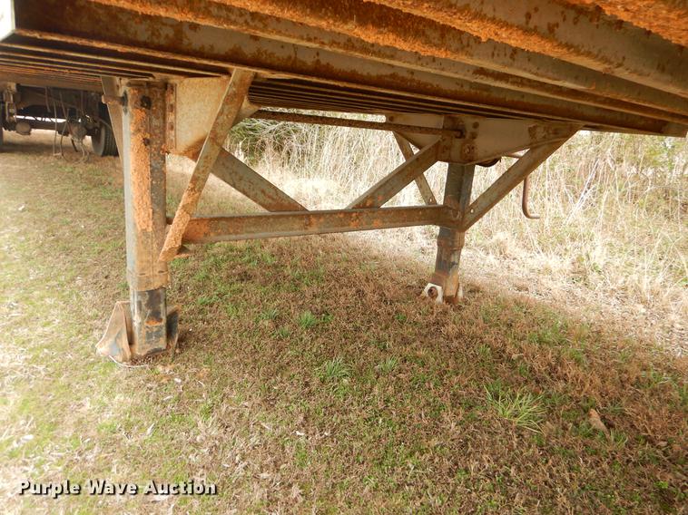 image for item FQ9680 1992 Fruehauf dry van trailer