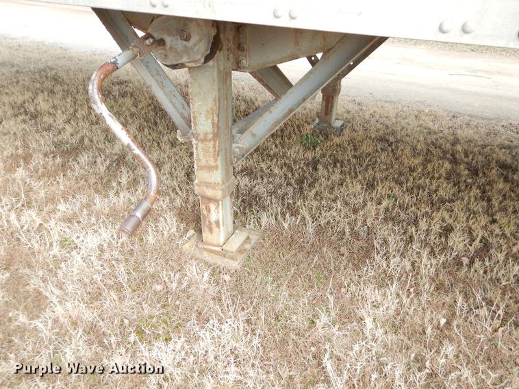 image for item FQ9682 1991 Fruehauf dry van trailer