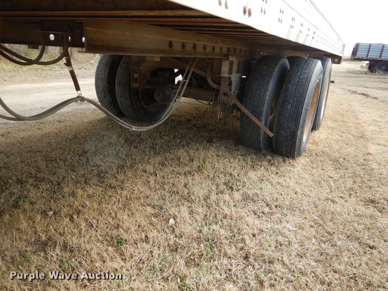 image for item FQ9682 1991 Fruehauf dry van trailer