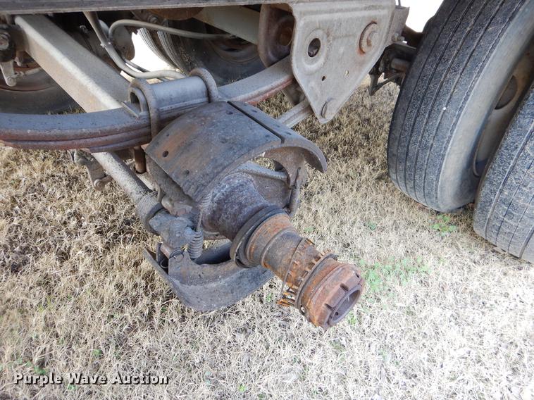 image for item FQ9682 1991 Fruehauf dry van trailer