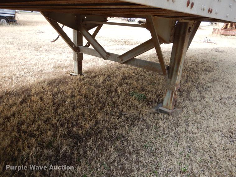 image for item FQ9682 1991 Fruehauf dry van trailer