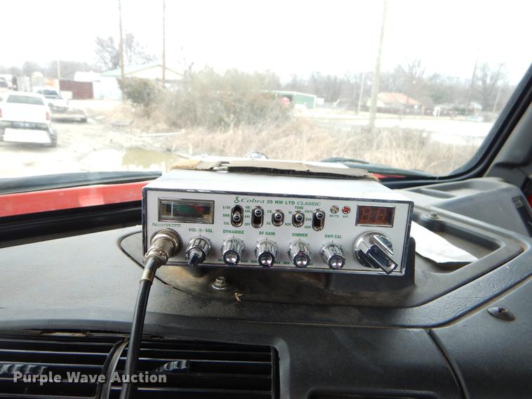 image for item FQ9691 1999 Volvo VN semi truck