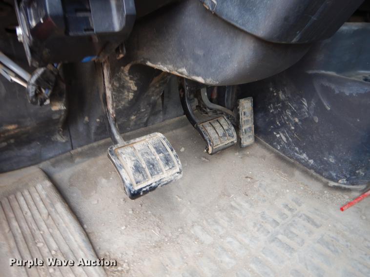 image for item FQ9691 1999 Volvo VN semi truck