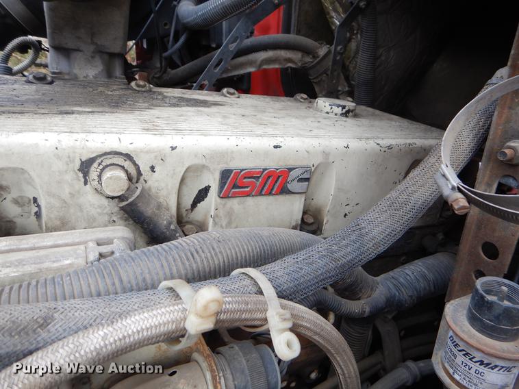 image for item FQ9691 1999 Volvo VN semi truck