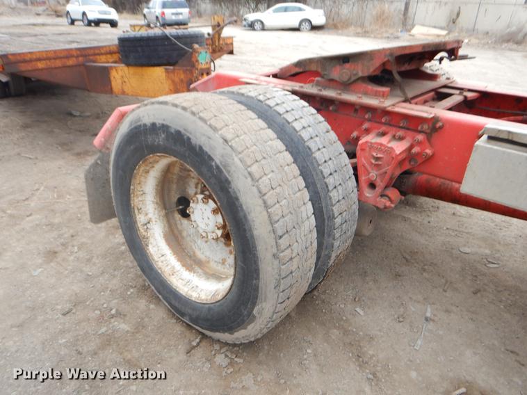 image for item FQ9691 1999 Volvo VN semi truck