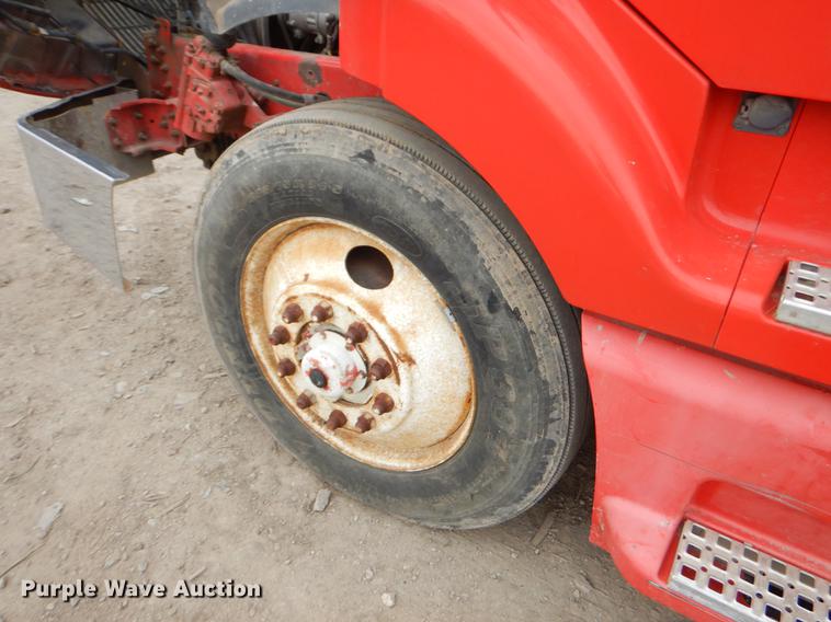 image for item FQ9691 1999 Volvo VN semi truck