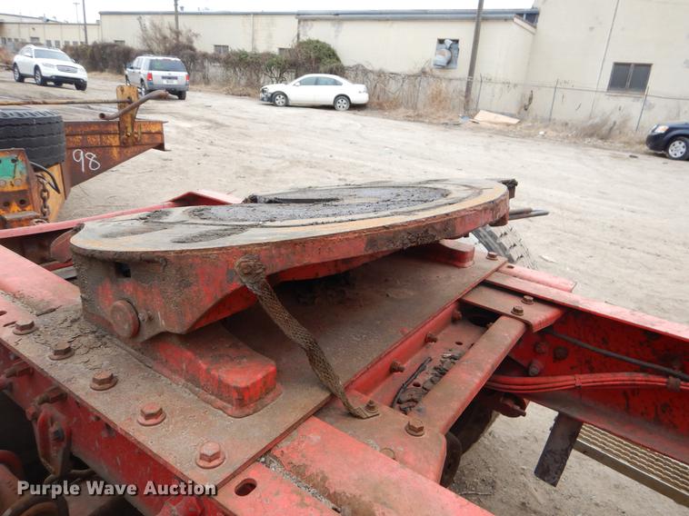 image for item FQ9691 1999 Volvo VN semi truck