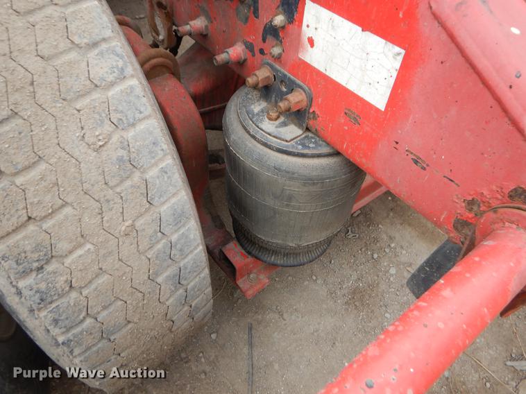 image for item FQ9691 1999 Volvo VN semi truck