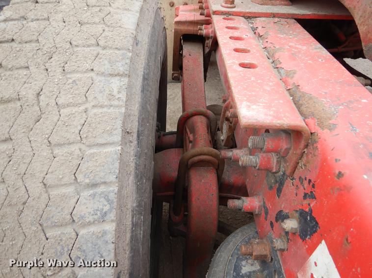 image for item FQ9691 1999 Volvo VN semi truck