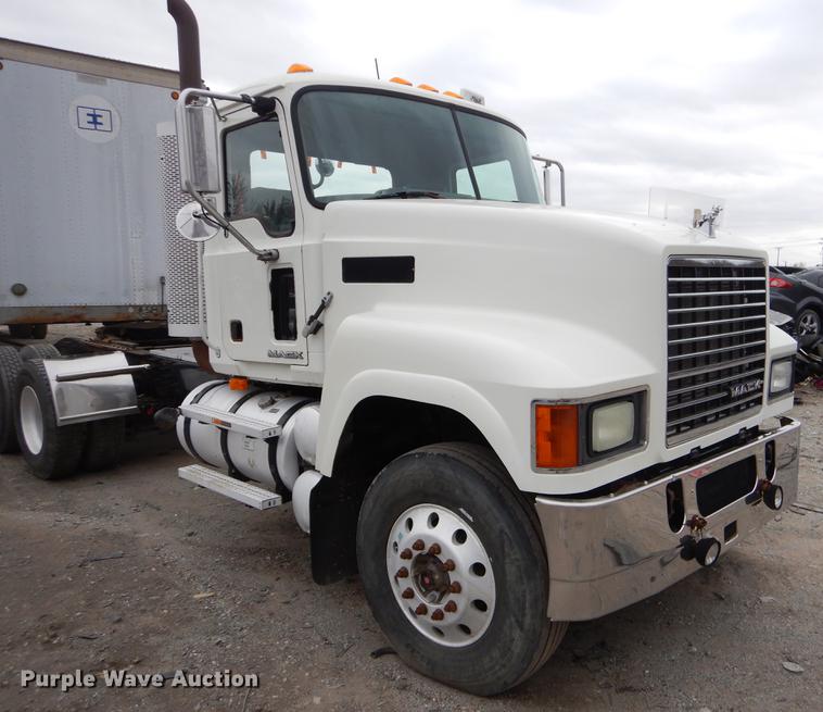 image for item FQ9692 2008 Mack CHU semi truck