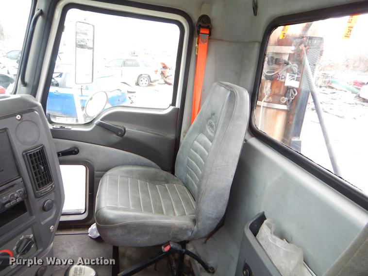 image for item FQ9692 2008 Mack CHU semi truck