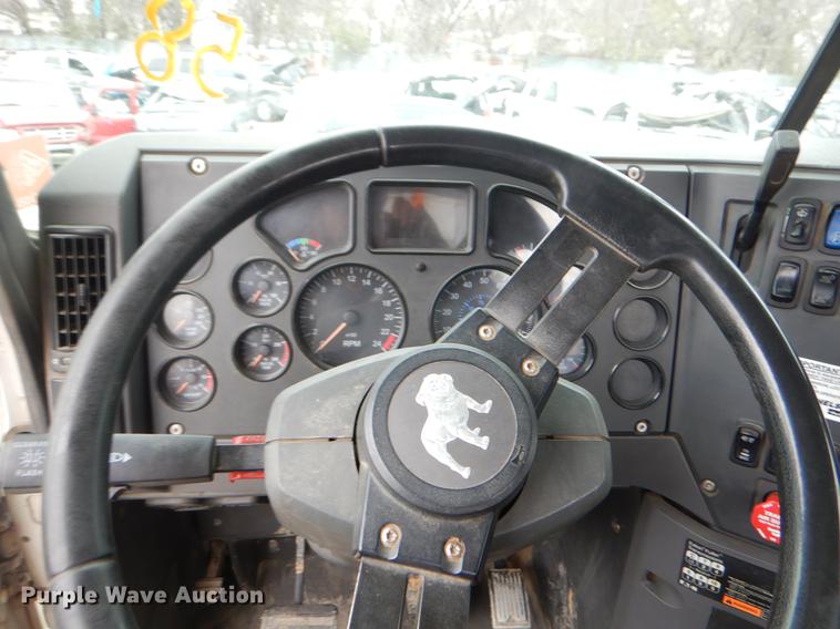 image for item FQ9692 2008 Mack CHU semi truck