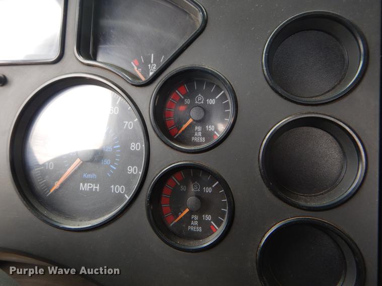 image for item FQ9692 2008 Mack CHU semi truck