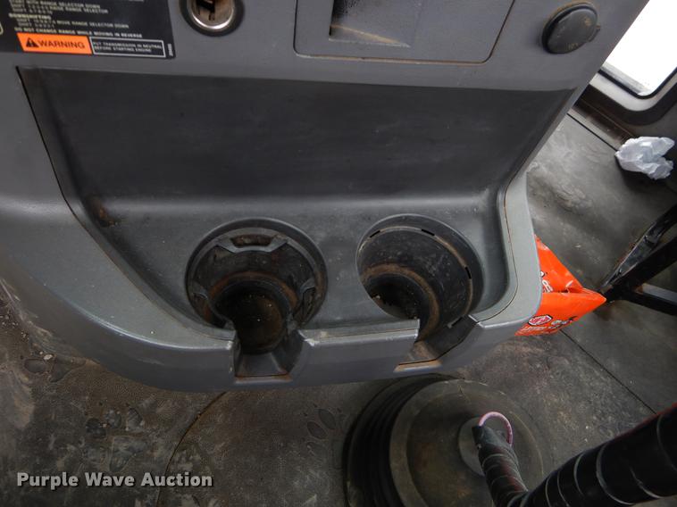 image for item FQ9692 2008 Mack CHU semi truck