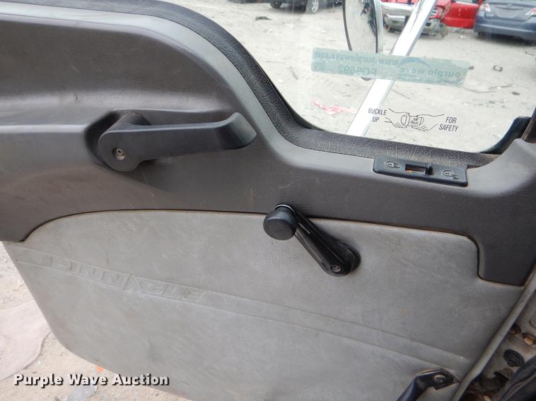 image for item FQ9692 2008 Mack CHU semi truck