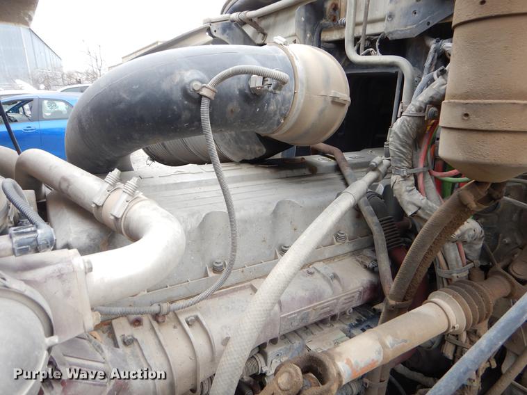 image for item FQ9692 2008 Mack CHU semi truck