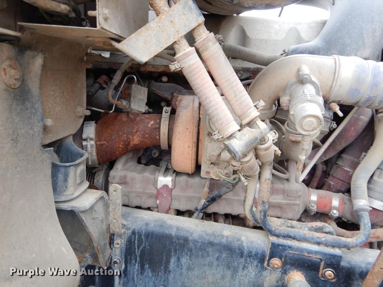 image for item FQ9692 2008 Mack CHU semi truck