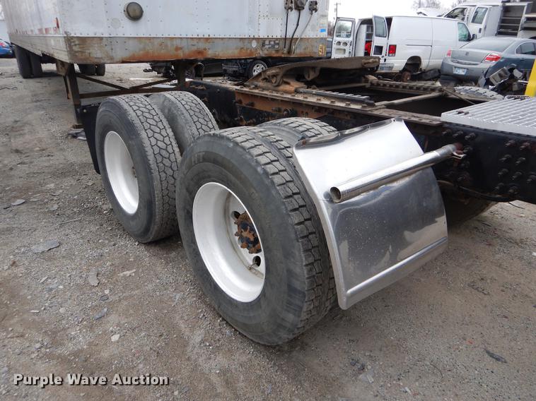 image for item FQ9692 2008 Mack CHU semi truck