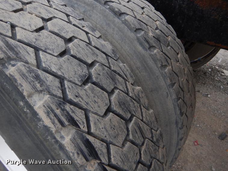 image for item FQ9692 2008 Mack CHU semi truck