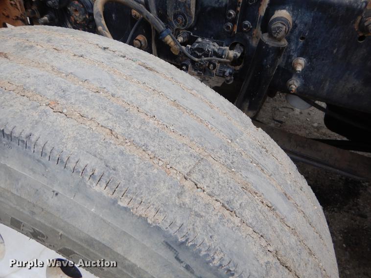 image for item FQ9692 2008 Mack CHU semi truck