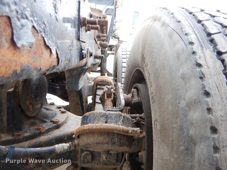 image for item FQ9692 2008 Mack CHU semi truck