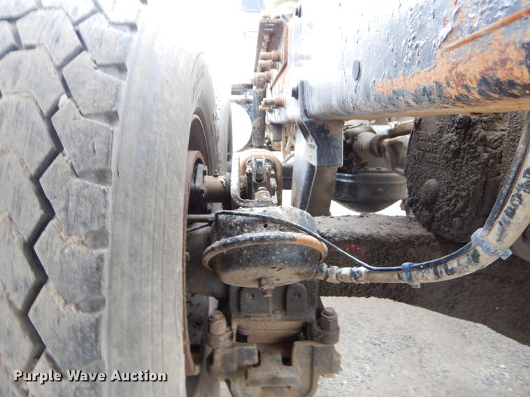 image for item FQ9692 2008 Mack CHU semi truck