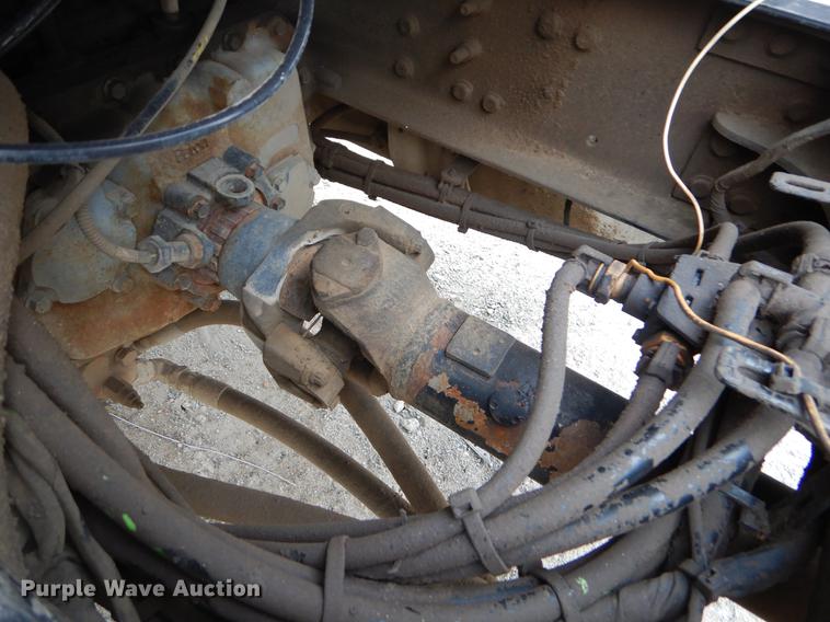 image for item FQ9692 2008 Mack CHU semi truck