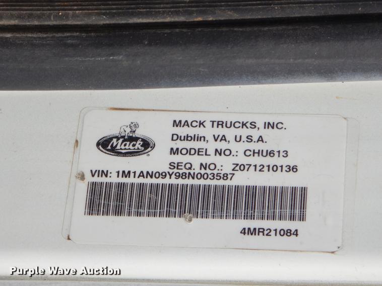 image for item FQ9692 2008 Mack CHU semi truck