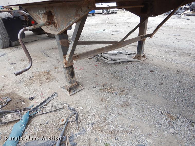 image for item FQ9693 1992 Lufkin TFY1PSY dry van trailer