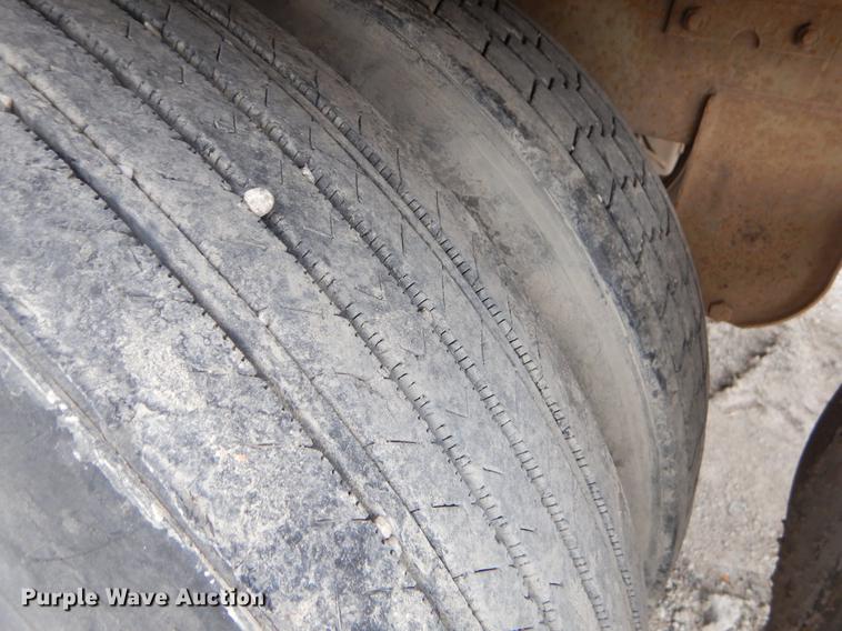 image for item FQ9693 1992 Lufkin TFY1PSY dry van trailer