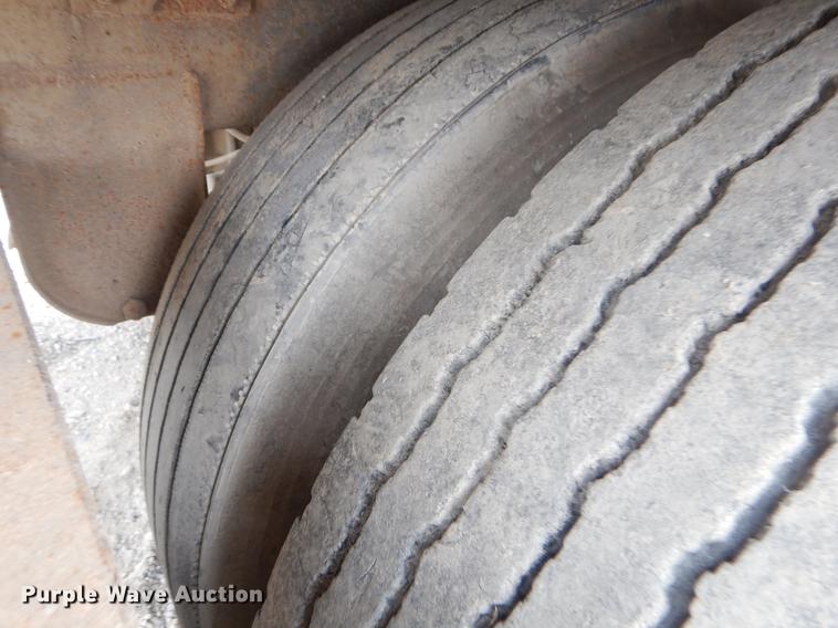 image for item FQ9693 1992 Lufkin TFY1PSY dry van trailer