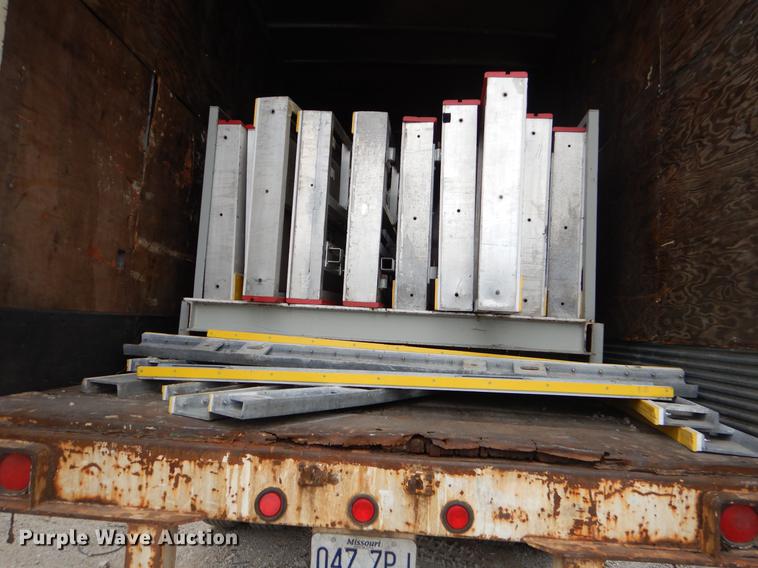 image for item FQ9693 1992 Lufkin TFY1PSY dry van trailer