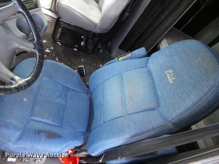 image for item FT9956 2005 Freightliner Columbia semi truck