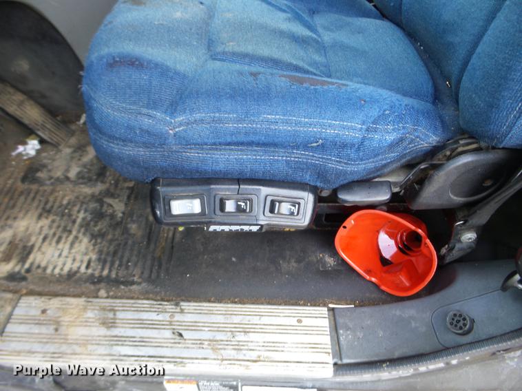 image for item FT9956 2005 Freightliner Columbia semi truck