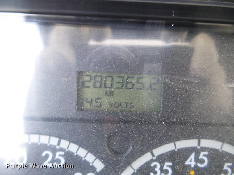 image for item FT9956 2005 Freightliner Columbia semi truck