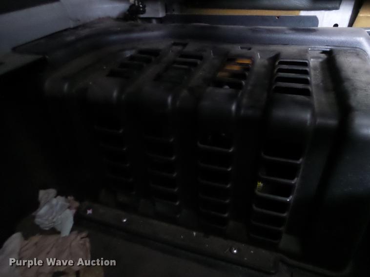 image for item FT9956 2005 Freightliner Columbia semi truck