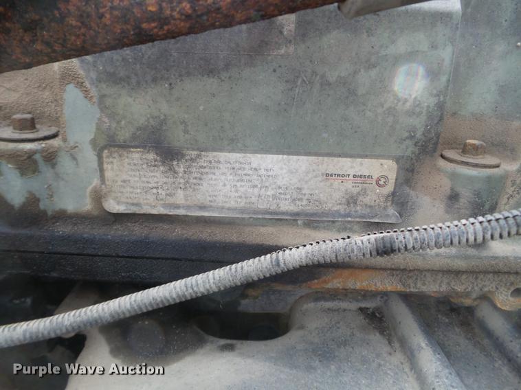 image for item FT9956 2005 Freightliner Columbia semi truck