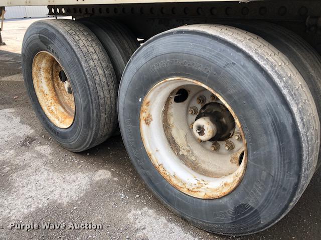 image for item G1674 1998 Stoughton dry van trailer