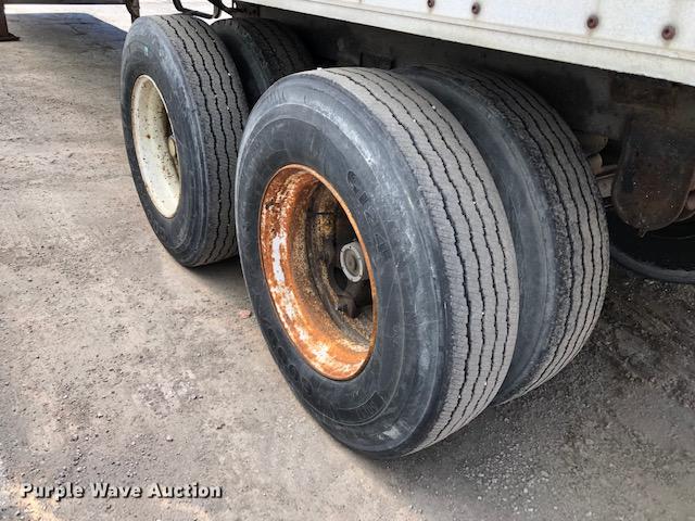 image for item G1675 1992 Wabash dry van trailer