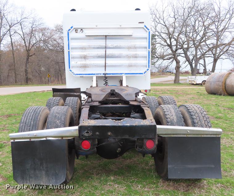 image for item L1480 1996 Peterbilt 379 semi truck